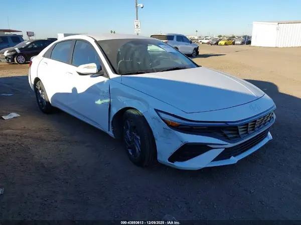 KMHLM4DG0RU695338 2024 HYUNDAI ELANTRA - Image 1
