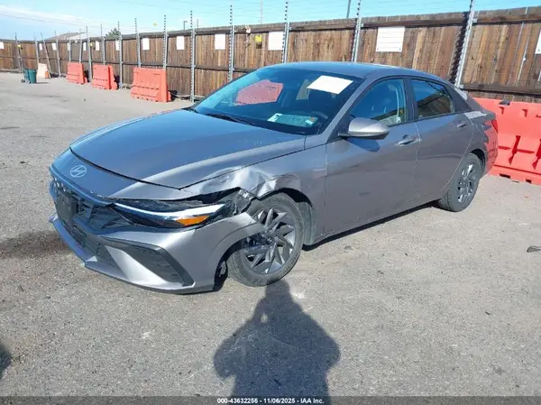 KMHLM4DG0RU696277 2024 HYUNDAI ELANTRA - Image 2