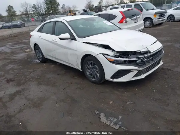 KMHLM4DG0RU700652 2024 HYUNDAI ELANTRA - Image 1
