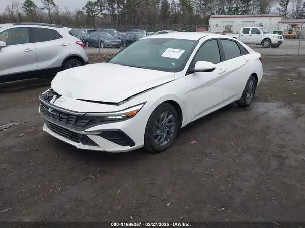KMHLM4DG0RU700652 2024 HYUNDAI ELANTRA - Image 2