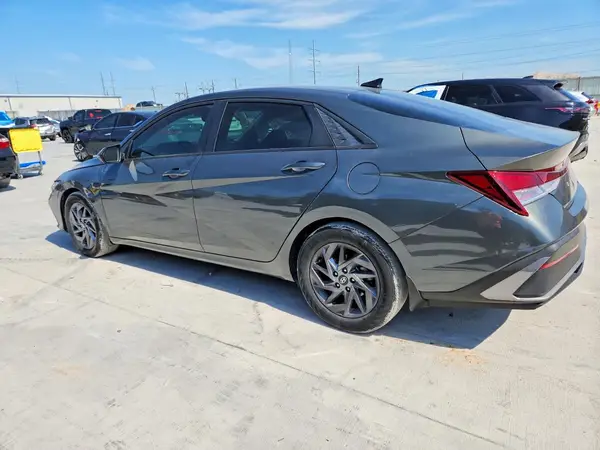 KMHLM4DG0RU719329 2024 HYUNDAI ELANTRA - Image 2