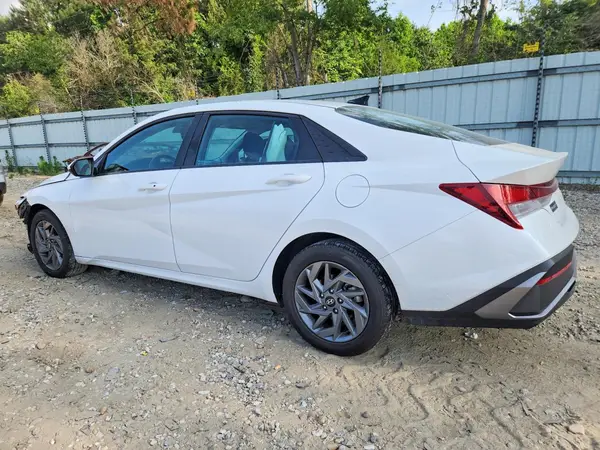 KMHLM4DG0RU749298 2024 HYUNDAI ELANTRA - Image 2