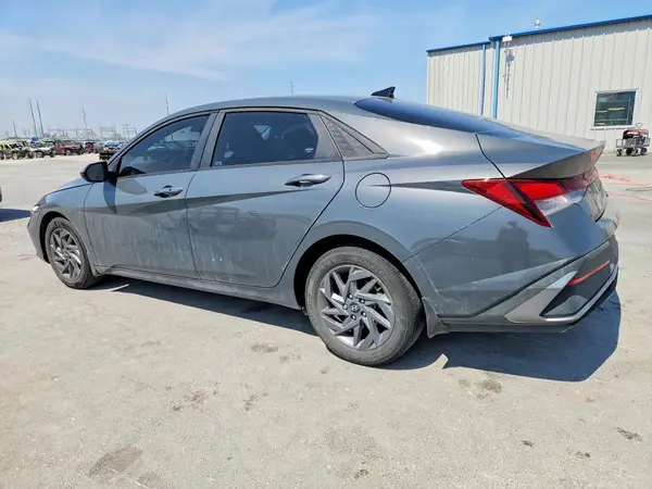 KMHLM4DG0RU750984 2024 HYUNDAI ELANTRA - Image 2