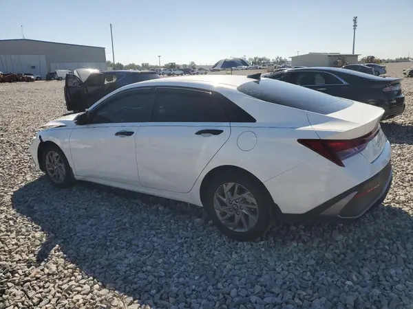 KMHLM4DG0RU753366 2024 HYUNDAI ELANTRA - Image 2