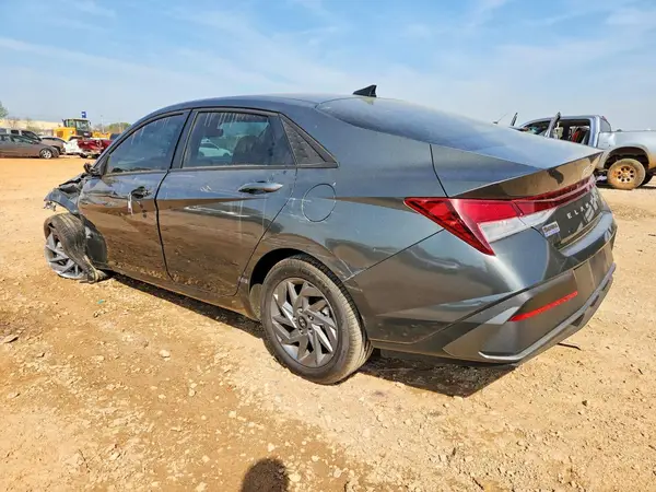 KMHLM4DG0RU757661 2024 HYUNDAI ELANTRA - Image 2
