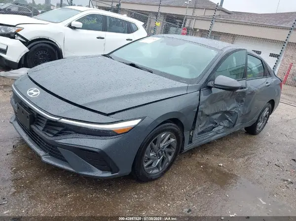 KMHLM4DG0RU768904 2024 HYUNDAI ELANTRA - Image 2