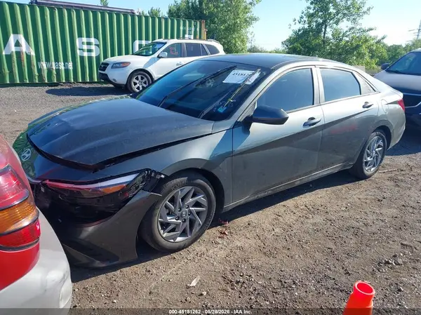 KMHLM4DG0RU811833 2024 HYUNDAI ELANTRA - Image 2