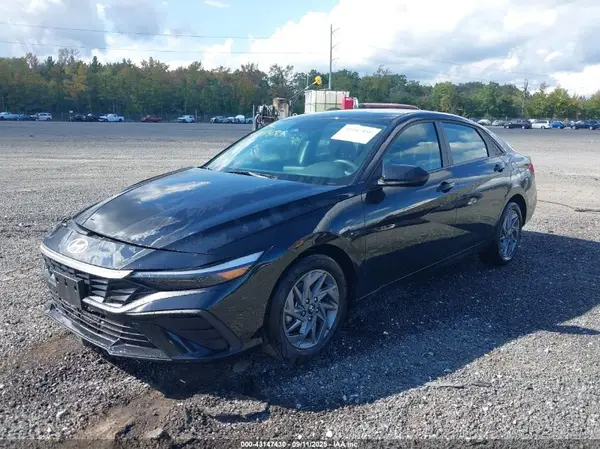 KMHLM4DG0RU813985 2024 HYUNDAI ELANTRA - Image 2