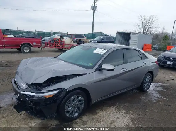 KMHLM4DG0RU817079 2024 HYUNDAI ELANTRA - Image 2