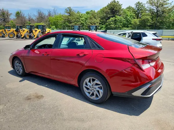 KMHLM4DG0RU820595 2024 HYUNDAI ELANTRA - Image 2
