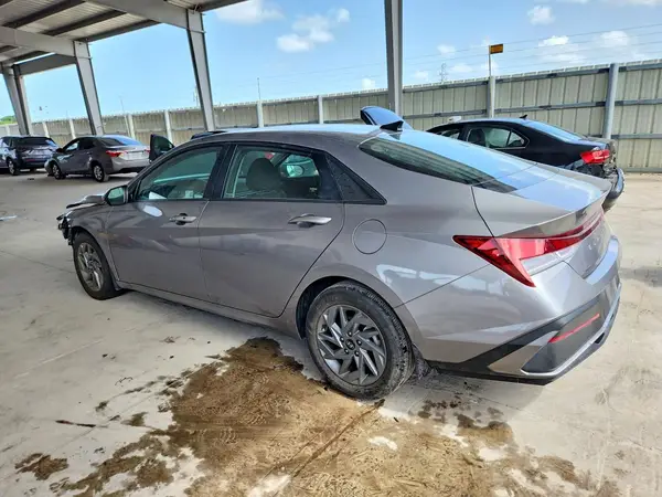 KMHLM4DG0RU832505 2024 HYUNDAI ELANTRA - Image 2
