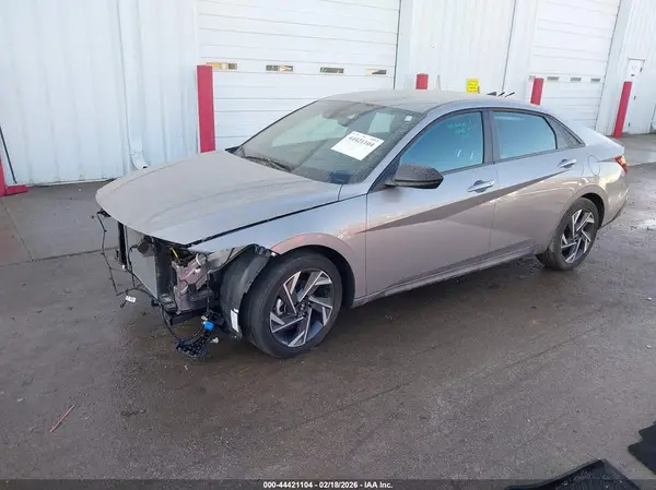 KMHLM4DG0SU001415 2025 HYUNDAI ELANTRA - Image 2