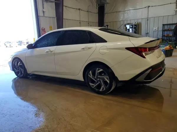 KMHLM4DG0SU011863 2025 HYUNDAI ELANTRA - Image 2