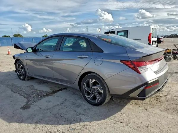 KMHLM4DG0SU060786 2025 HYUNDAI ELANTRA - Image 2