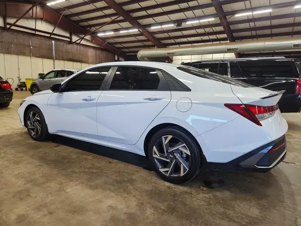 KMHLM4DG0SU094582 2025 HYUNDAI ELANTRA - Image 2