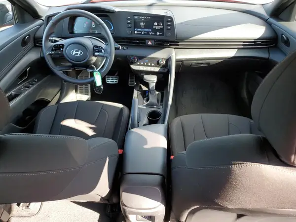 KMHLM4DG0SU869270 2025 HYUNDAI ELANTRA - Image 8