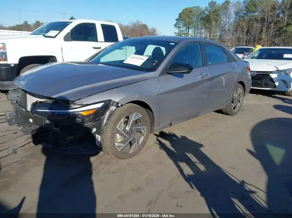 KMHLM4DG0SU870158 2025 HYUNDAI ELANTRA - Image 2