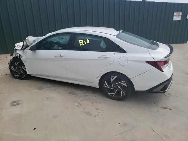 KMHLM4DG0SU967196 2025 HYUNDAI ELANTRA - Image 2