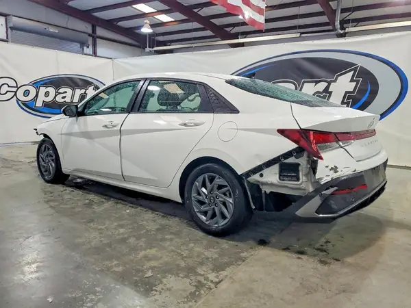 KMHLM4DG1RU641661 2024 HYUNDAI ELANTRA - Image 2