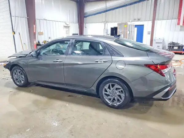KMHLM4DG1RU643121 2024 HYUNDAI ELANTRA - Image 2