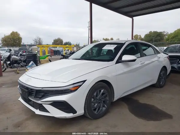 KMHLM4DG1RU644284 2024 HYUNDAI ELANTRA - Image 2