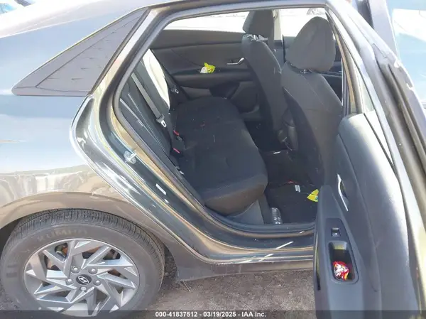 KMHLM4DG1RU663238 2024 HYUNDAI ELANTRA - Image 8