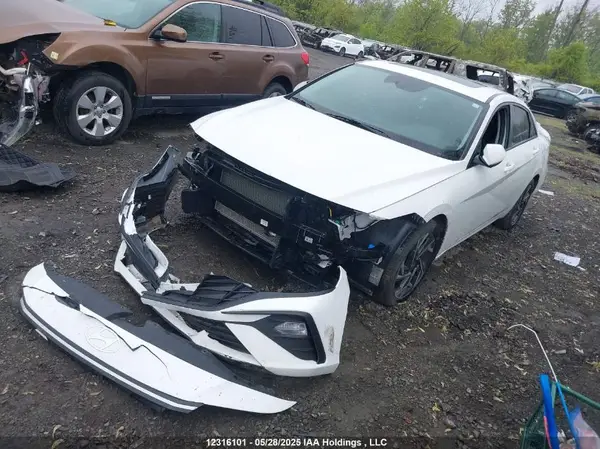 KMHLM4DG1RU669220 2024 HYUNDAI ELANTRA - Image 2