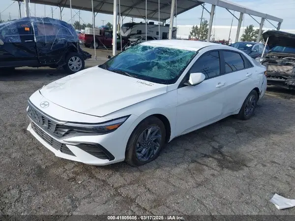 KMHLM4DG1RU670397 2024 HYUNDAI ELANTRA - Image 2