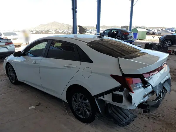 KMHLM4DG1RU670416 2024 HYUNDAI ELANTRA - Image 2