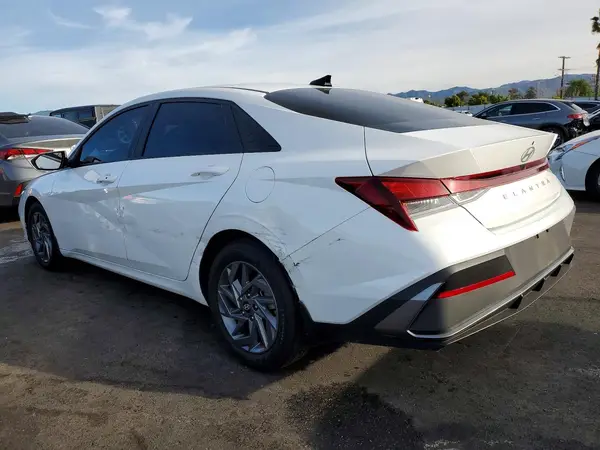 KMHLM4DG1RU676166 2024 HYUNDAI ELANTRA - Image 2
