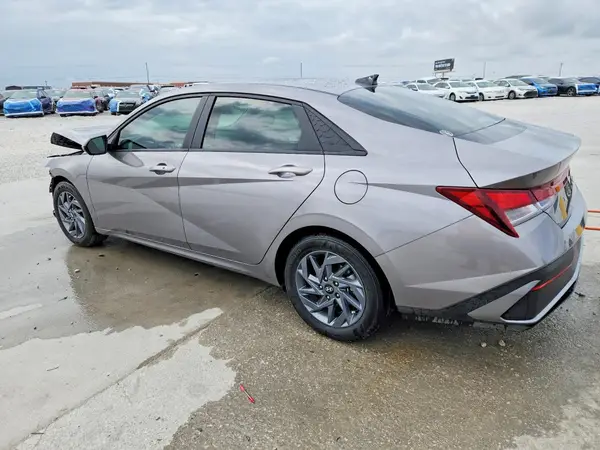 KMHLM4DG1RU685062 2024 HYUNDAI ELANTRA - Image 2