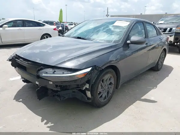 KMHLM4DG1RU685823 2024 HYUNDAI ELANTRA - Image 2