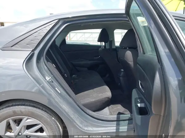 KMHLM4DG1RU685823 2024 HYUNDAI ELANTRA - Image 8