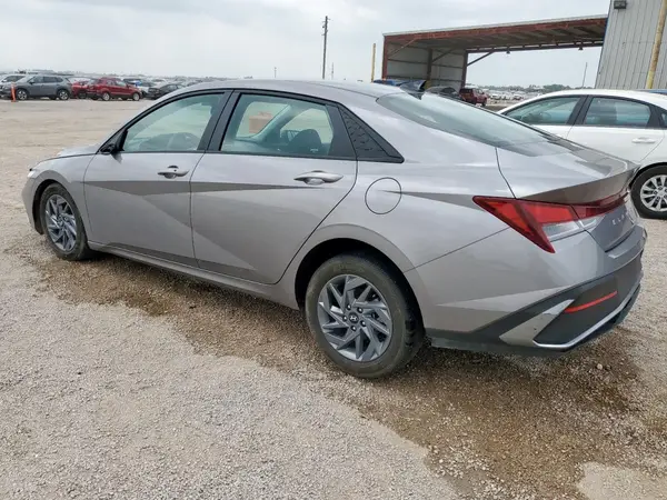 KMHLM4DG1RU691511 2024 HYUNDAI ELANTRA - Image 2
