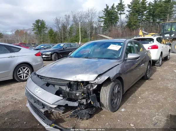 KMHLM4DG1RU696286 2024 HYUNDAI ELANTRA - Image 2