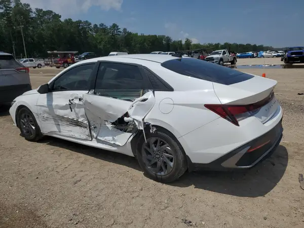 KMHLM4DG1RU700322 2024 HYUNDAI ELANTRA - Image 2