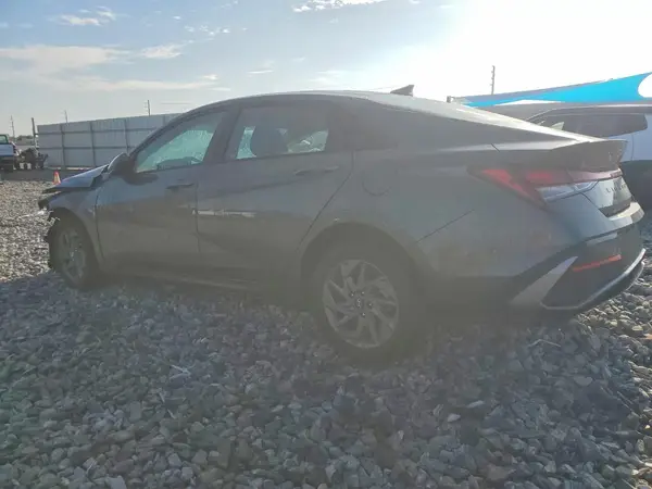 KMHLM4DG1RU706394 2024 HYUNDAI ELANTRA - Image 2