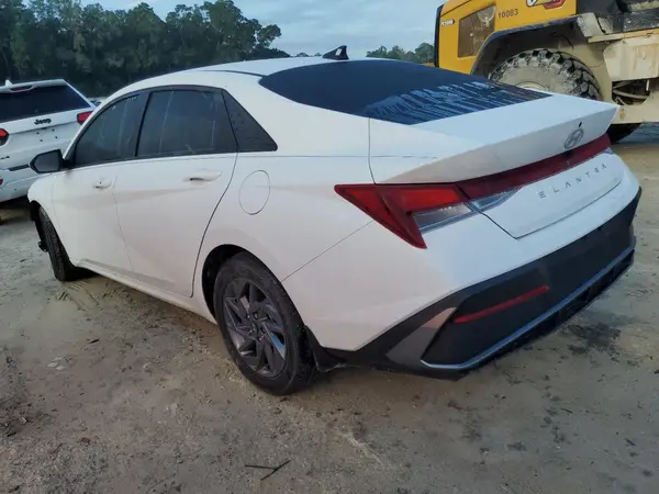 KMHLM4DG1RU706962 2024 HYUNDAI ELANTRA - Image 2