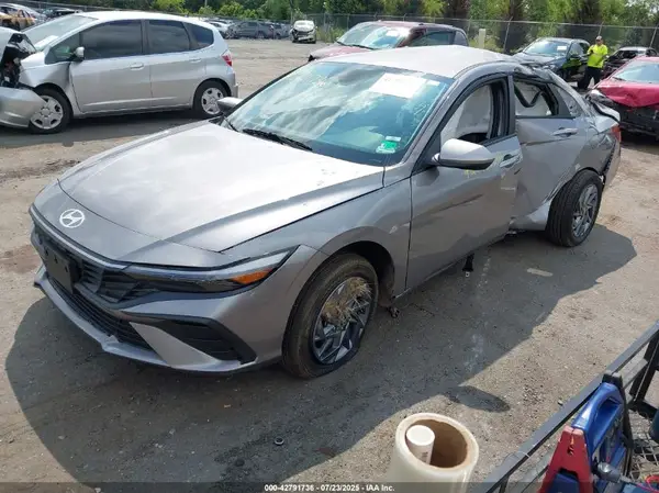 KMHLM4DG1RU714351 2024 HYUNDAI ELANTRA - Image 2