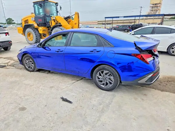 KMHLM4DG1RU717766 2024 HYUNDAI ELANTRA - Image 2