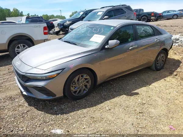 KMHLM4DG1RU725821 2024 HYUNDAI ELANTRA - Image 2