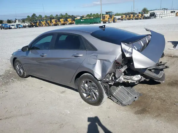 KMHLM4DG1RU733305 2024 HYUNDAI ELANTRA - Image 2