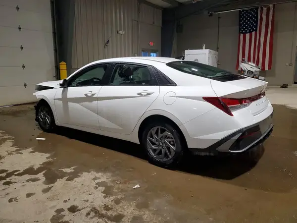 KMHLM4DG1RU734941 2024 HYUNDAI ELANTRA - Image 2