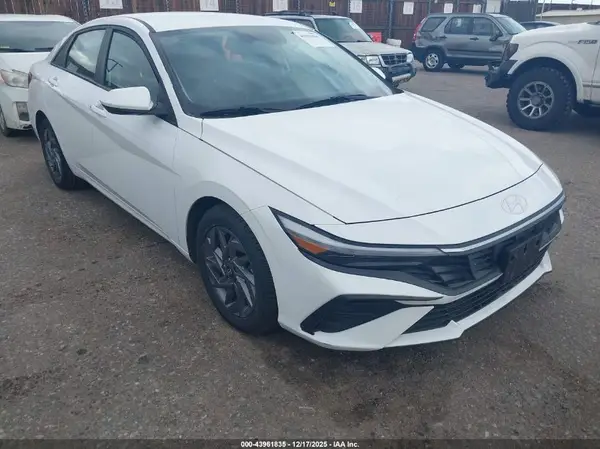 KMHLM4DG1RU735779 2024 HYUNDAI ELANTRA - Image 1