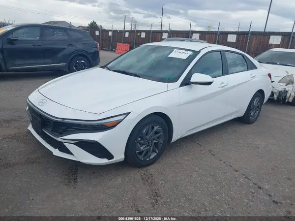 KMHLM4DG1RU735779 2024 HYUNDAI ELANTRA - Image 2