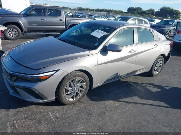 KMHLM4DG1RU740366 2024 HYUNDAI ELANTRA - Image 2