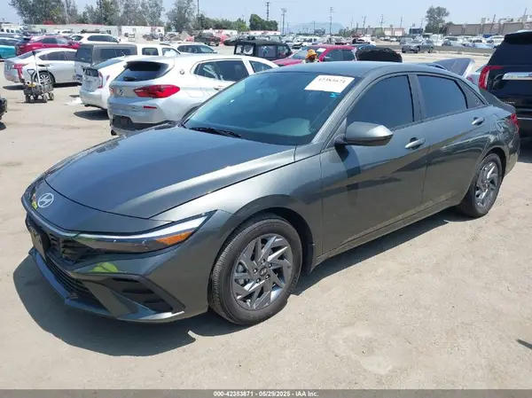 KMHLM4DG1RU741159 2024 HYUNDAI ELANTRA - Image 2