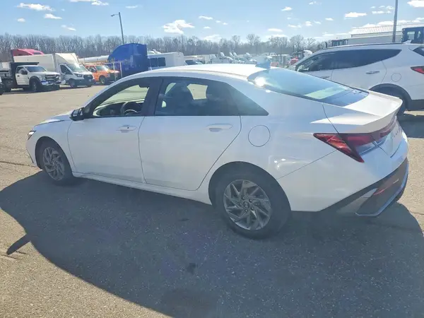 KMHLM4DG1RU752128 2024 HYUNDAI ELANTRA - Image 2