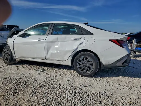 KMHLM4DG1RU756826 2024 HYUNDAI ELANTRA - Image 2