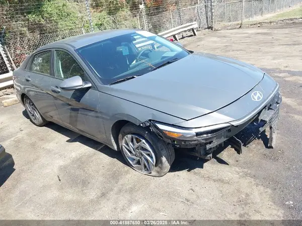 KMHLM4DG1RU756860 2024 HYUNDAI ELANTRA - Image 1